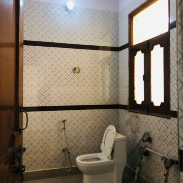 Bathroom in 1.5 BHK Villa at Sector 21 – for Rent