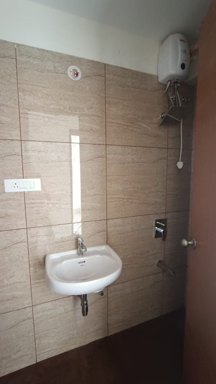 Attached Bathroom, chandak-34-park-estate 2 Bedroom 617 Sq.Ft. Apartment In Goregaon West Mumbai 9411669