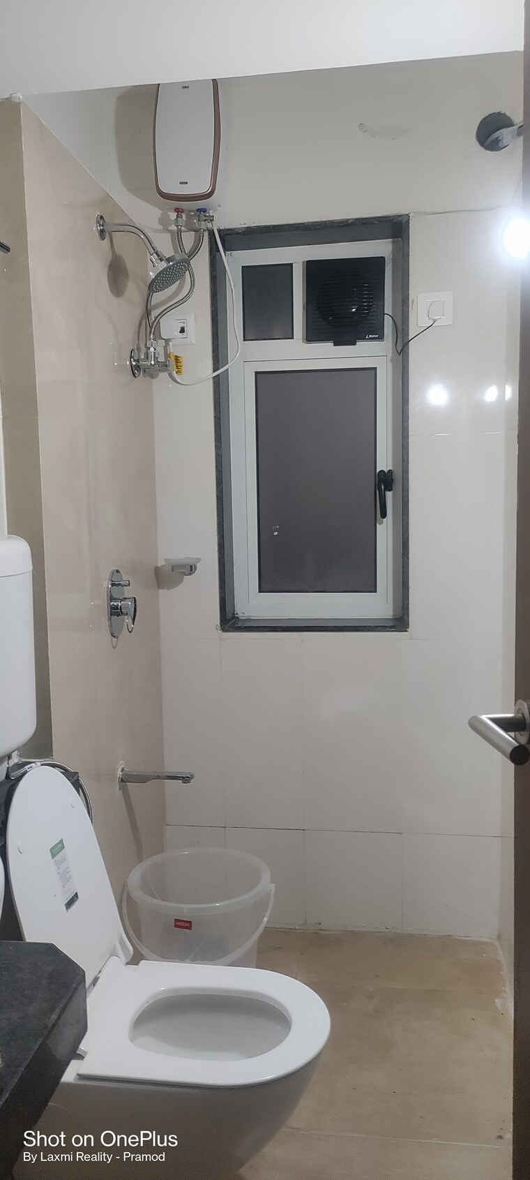 Bathroom, worli 2 Bedroom 700 Sq.Ft. Apartment In Worli Mumbai 9411704