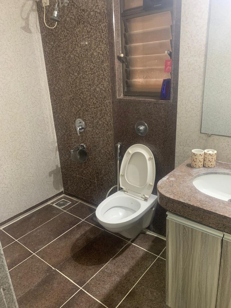 Bathroom, kalpataru-harmony-pune 2 Bedroom 950 Sq.Ft. Apartment In Wakad Pune 9411710