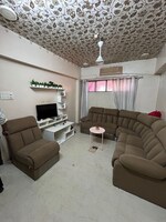 1.5 BHK + Extra Room 600 Sq.Ft. Apartment in Matrukrupa Building Dadar