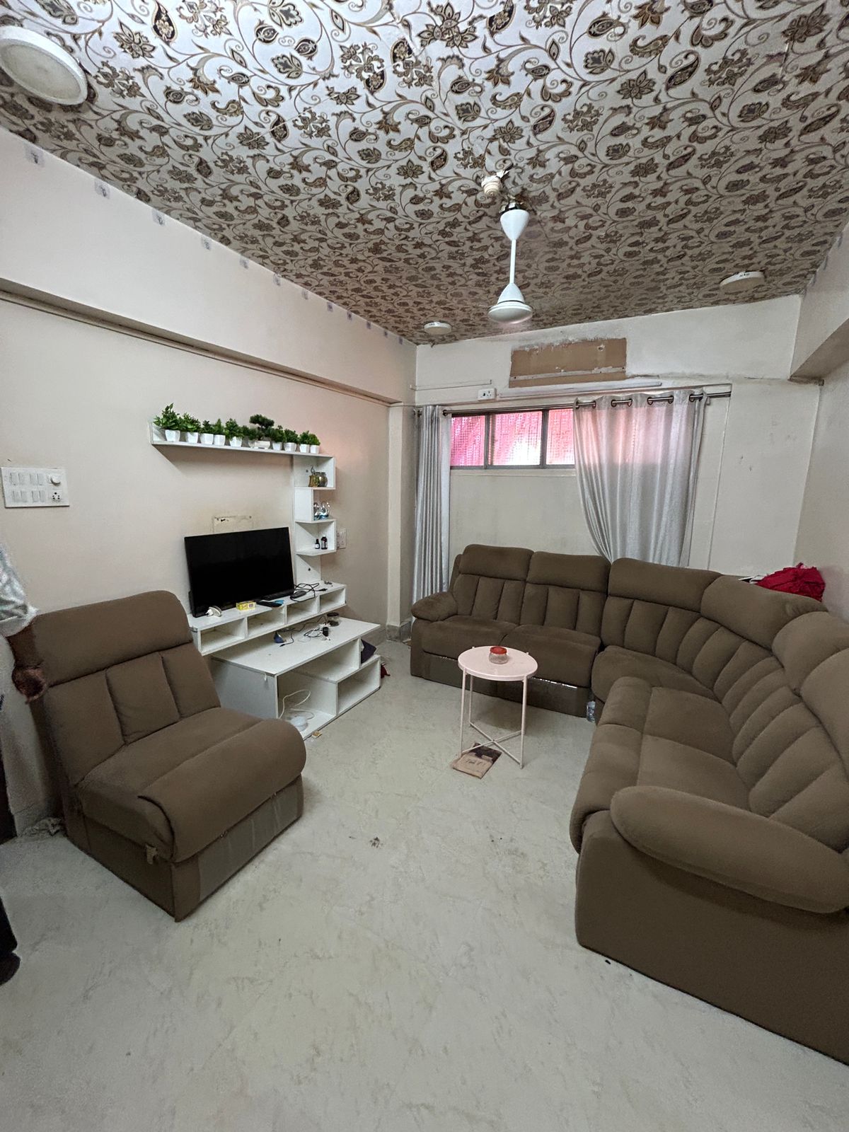 1.5 BHK + Extra Room Apartment For Rent in Matrukrupa Building Dadar