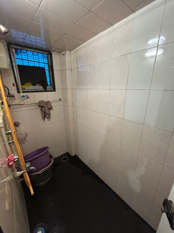 Bathroom in 1.5 BHK Apartment at Dadar West – for Rent