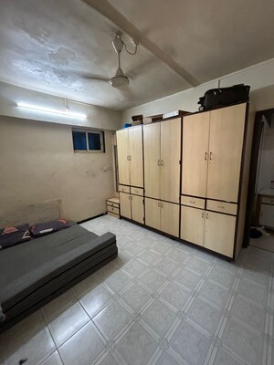Bedroom in 1.5 BHK Apartment at Dadar West – for Rent
