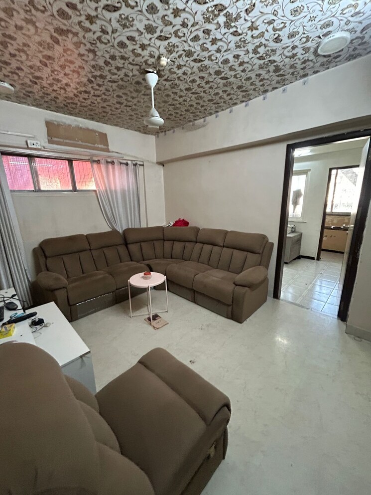 Team Area, dadar west 1.5 Bedroom 600 Sq.Ft. Apartment In Dadar West Mumbai 9411720