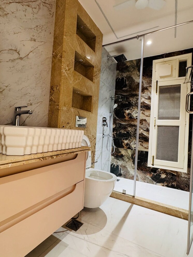 Bathroom, lodha-vista 2 Bedroom 646 Sq.Ft. Apartment In Lower Parel Mumbai 9411716