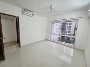 Room in 2 BHK Apartment at Marvel Azure, Hadapsar – for Rent