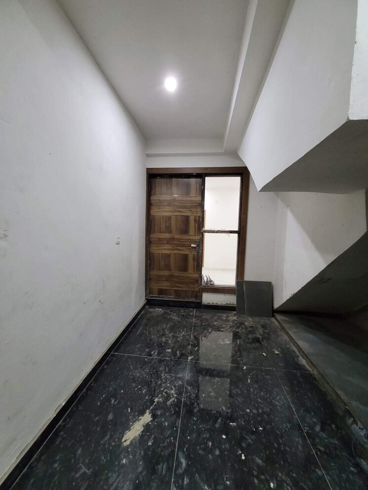 Room, choudhary-enclave 3.5 Bedroom 100 Sq.Ft. Villa In Sanjay Nagar Ghaziabad 9411746