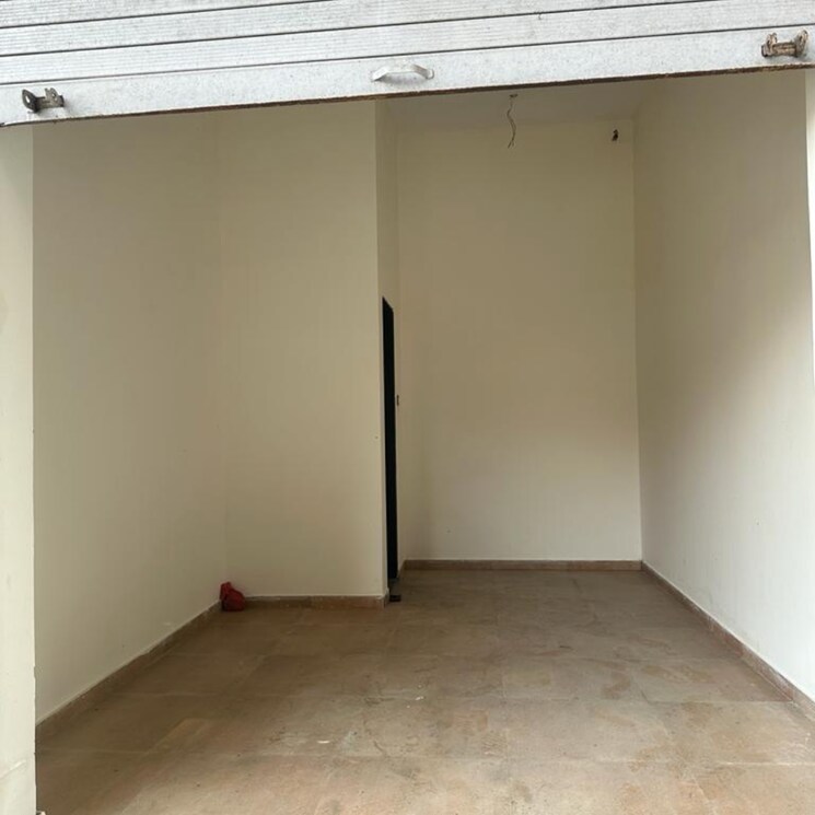 Room, shraddha-evoque Commercial Shop 140 Sq.Ft. In Sonapur Mumbai 9411749
