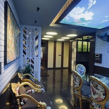 Gym in 4 BHK Apartment at Parsvnath Planet, Vibhuti Khand – for Rent