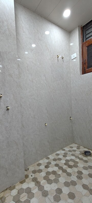 Room in 3 BHK Apartment at KDP MGI City, Raj Nagar Extension – for Sale