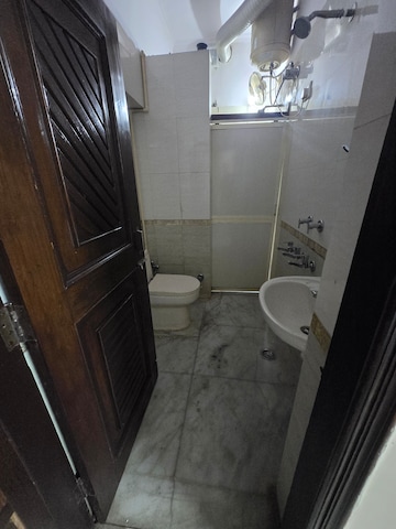 Kitchen in 2 BHK Builder Floor at Amar Colony – for Rent