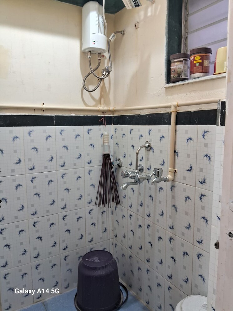 Bathroom, shreeniwas-tower 1 Bedroom 225 Sq.Ft. Apartment In Lower Parel Mumbai 9411792