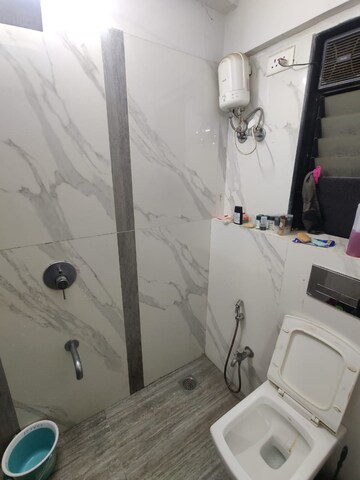 Bathroom in 1 BHK Apartment at Fortune Vue, Jacob Circle – for Rent