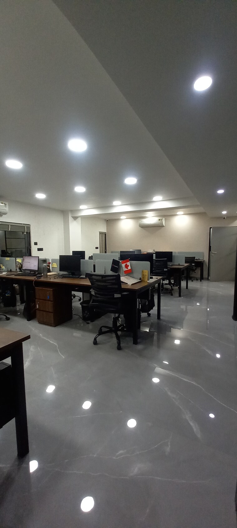 Gym, c g road Commercial Office Space in IT/SEZ 1900 Sq.Ft. In C G Road Ahmedabad 9411823