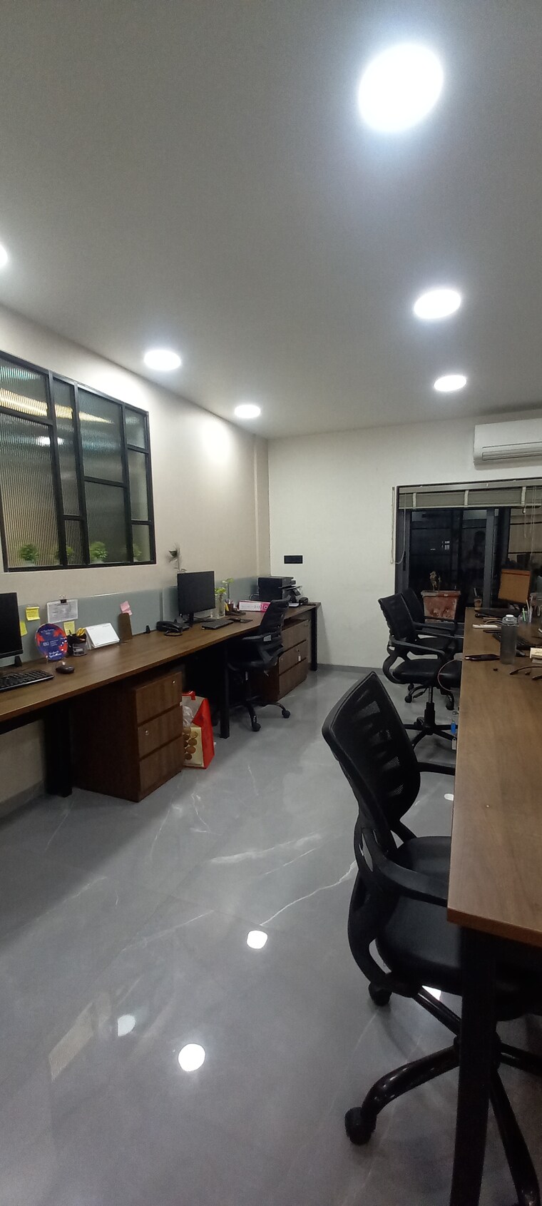Team Area, c g road Commercial Office Space in IT/SEZ 1900 Sq.Ft. In C G Road Ahmedabad 9411823