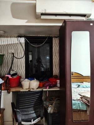 Master Bedroom in 2.5 BHK Apartment at Vakola – for Rent