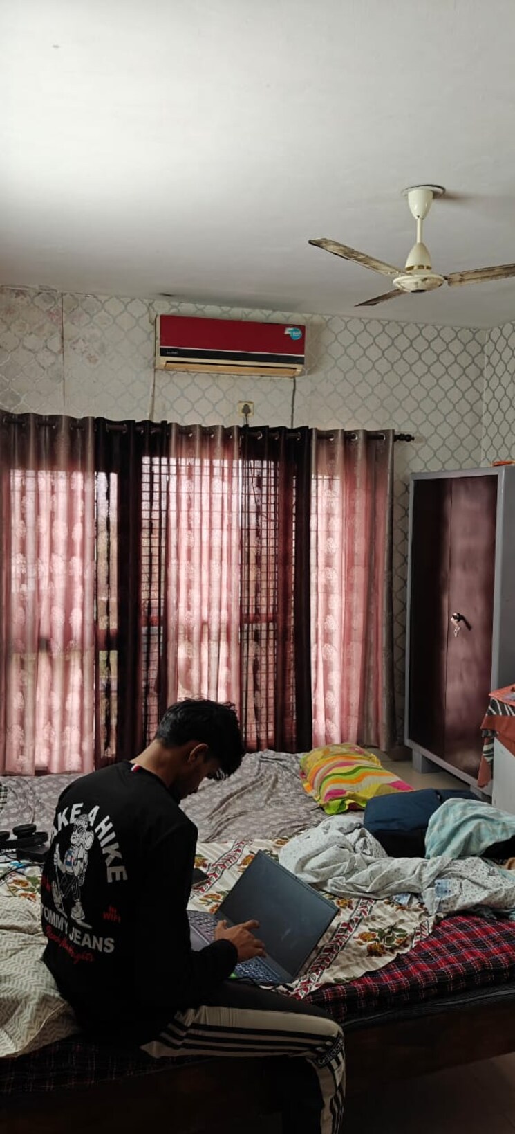 Bedroom, anandam-ntpc-sahkari-awas-samiti 6+ Bedroom 212 Sq.Yd. Villa In Chi Ii Greater Noida Greater Noida 9411865