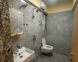 Bathroom in 1 BHK Apartment at Chembur – for Rent