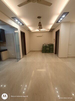 Furnished Amenities in 3 BHK Builder Floor at Shivalik Colony – for Rent