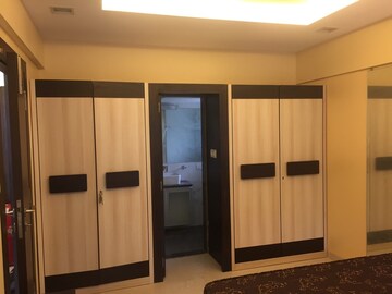 Room in 2 BHK Apartment at Juhu – for Rent