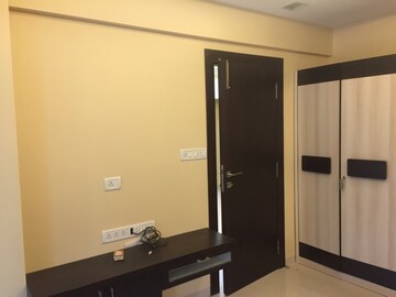 Room in 2 BHK Apartment at Juhu – for Rent