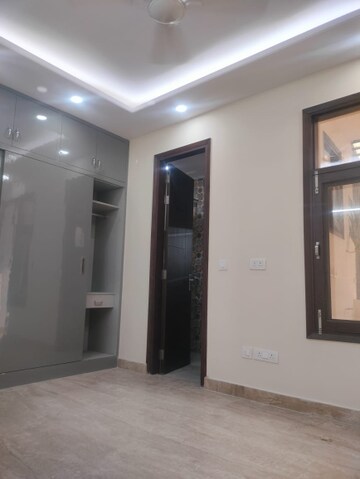 Master Bedroom in 2 BHK Builder Floor at Kalkaji – for Rent