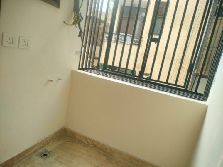 Balcony, kalkaji 2 Bedroom 1000 Sq.Ft. Builder Floor In Kalkaji Delhi 9411906