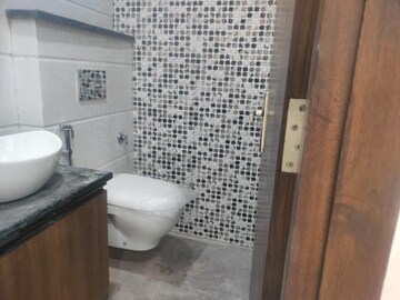Attached Bathroom in 2 BHK Builder Floor at Kalkaji – for Rent