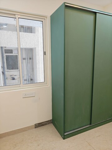 Room in 3 BHK Apartment at Aurobindo The Regent, Kondapur – for Rent