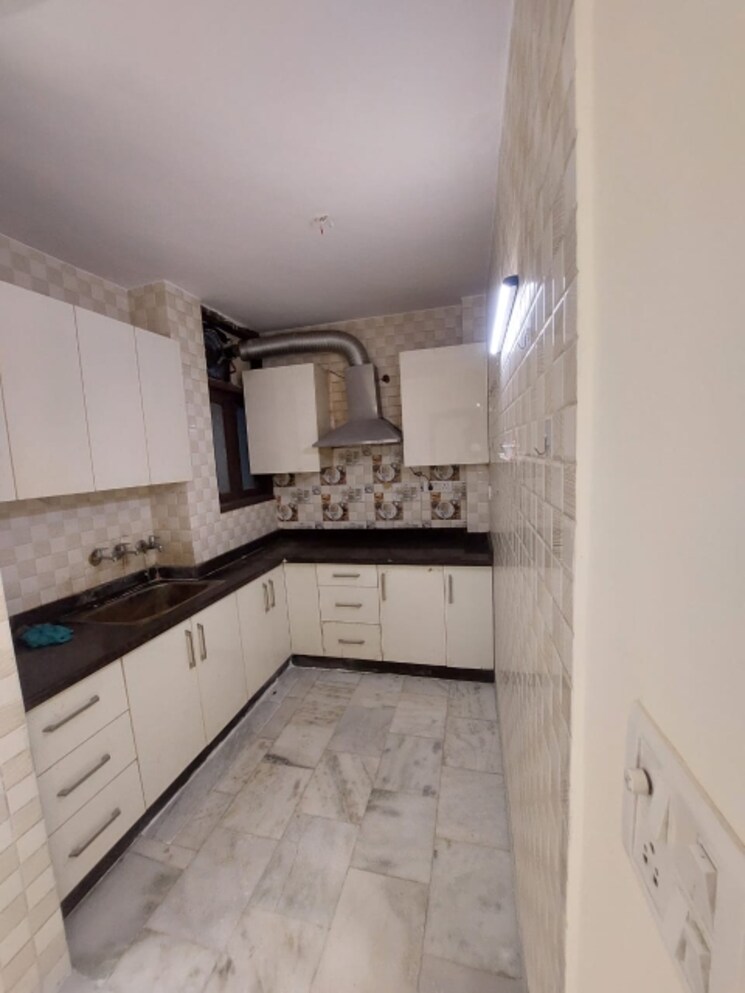 Kitchen, kalkaji 2 Bedroom 1000 Sq.Ft. Builder Floor In Kalkaji Delhi 9411931