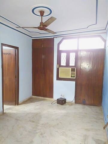 Master Bedroom in 2 BHK Builder Floor at Kalkaji – for Rent