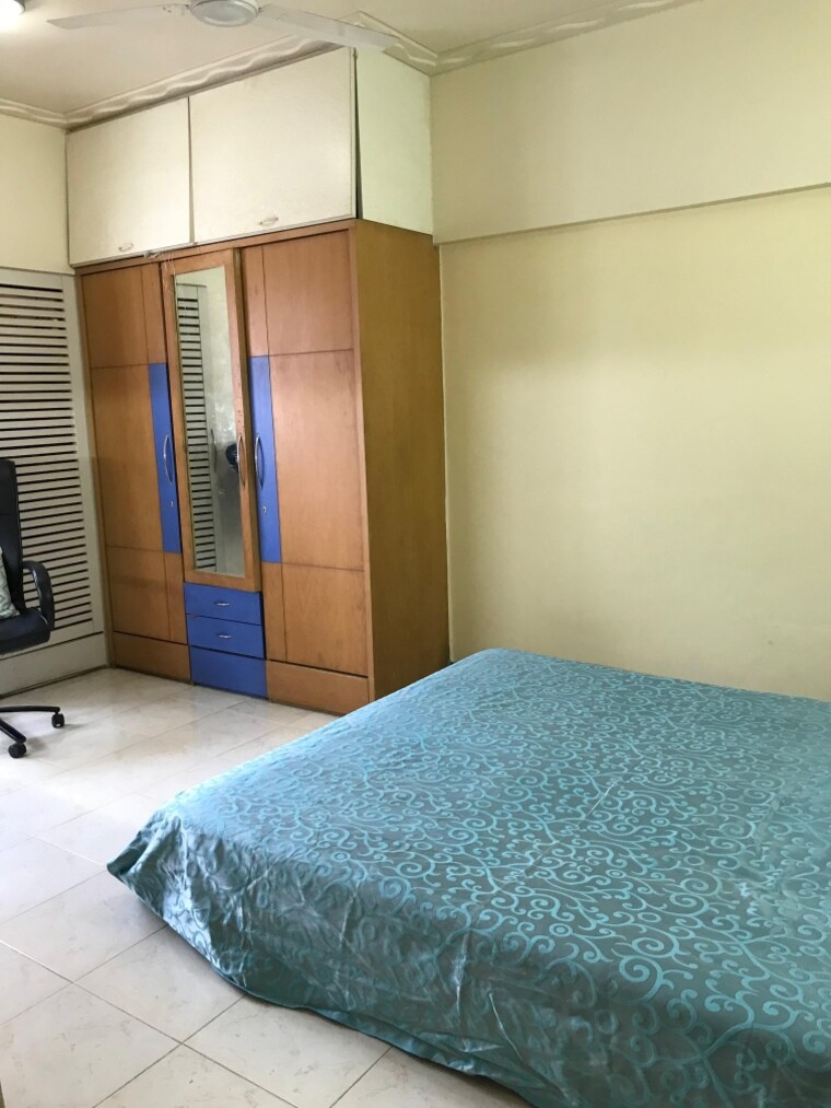 Room, senapati bapat road 3 Bedroom 1800 Sq.Ft. Apartment In Senapati Bapat Road Pune 9411962