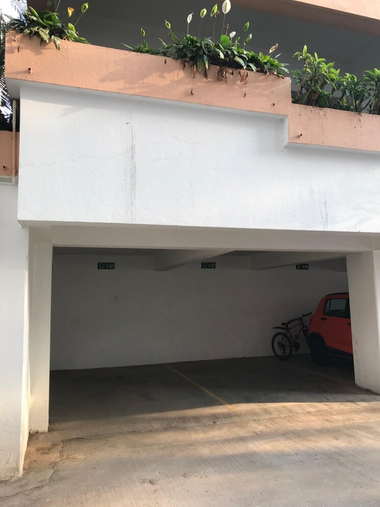  Parking, senapati bapat road 3 Bedroom 1800 Sq.Ft. Apartment In Senapati Bapat Road Pune 9411962