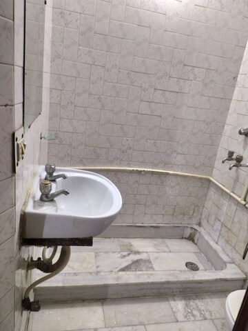 Attached Bathroom in 2 BHK Builder Floor at Chittaranjan Park – for Rent