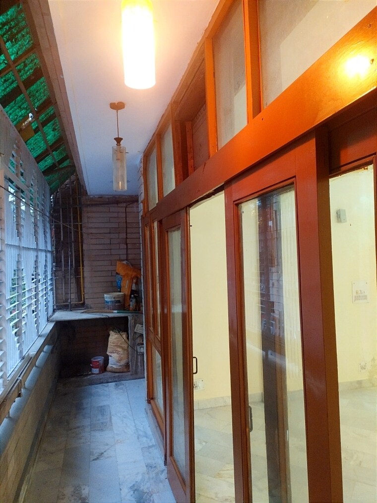 Balcony, chittaranjan park 2 Bedroom 1300 Sq.Ft. Builder Floor In Chittaranjan Park Delhi 9411971