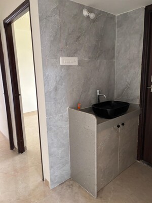 Room in 3 BHK Apartment at Besa Pipla rd – for Rent