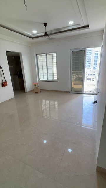 Room in 3 BHK Apartment at Besa Pipla rd – for Rent