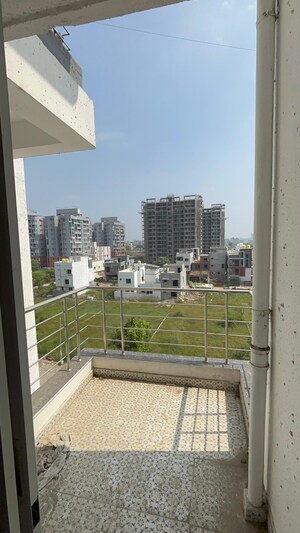 Balcony in 3 BHK Apartment at Besa Pipla rd – for Rent