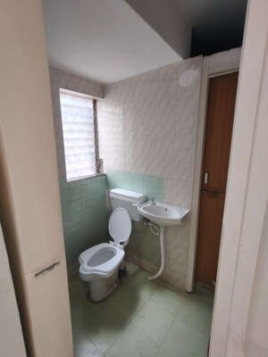 Bathroom in 1 BHK Apartment at Shivajinagar – for Rent