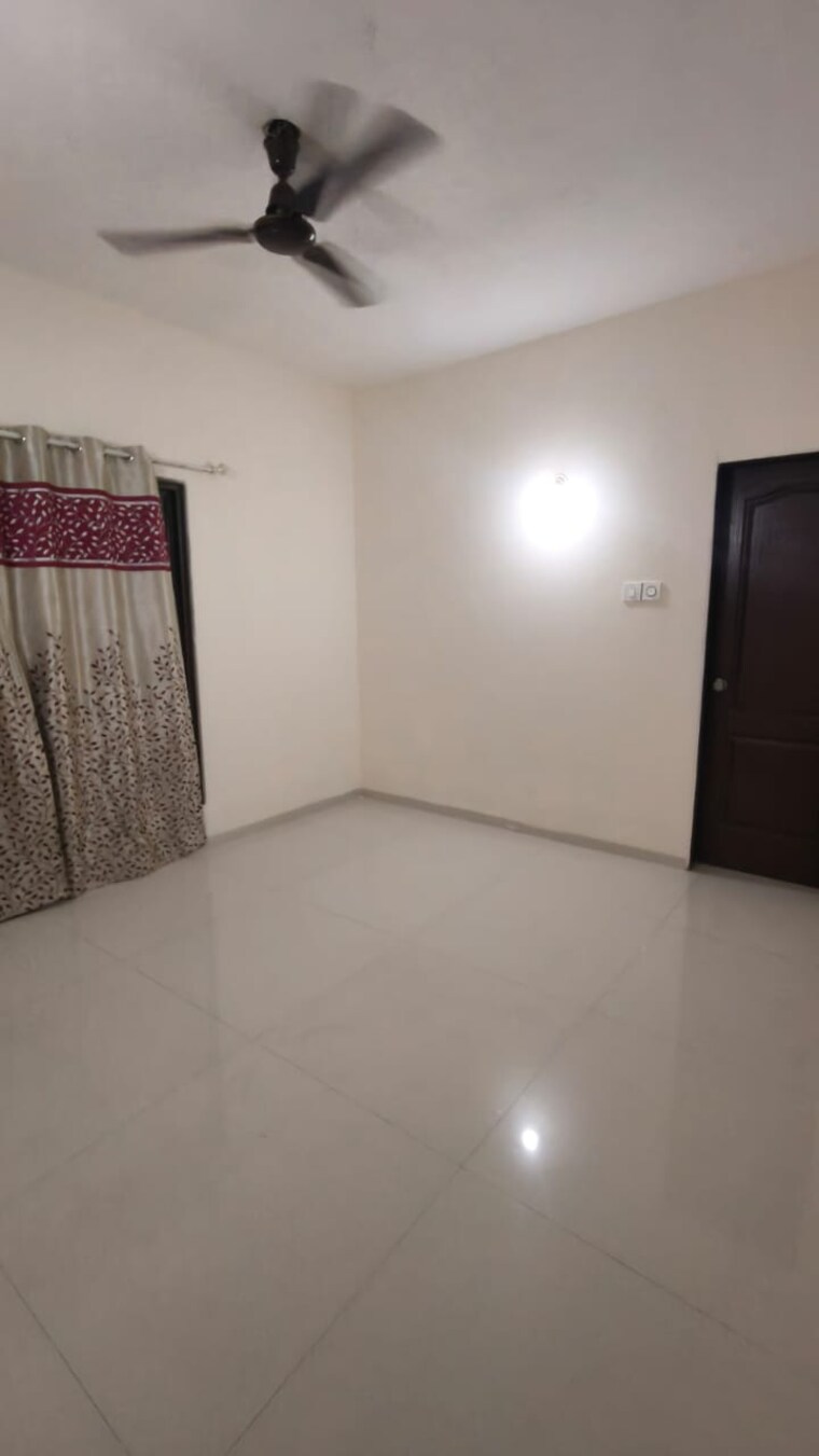 Room, kohinoor-shangrila 3 Bedroom 1000 Sq.Ft. Apartment In Pimpri Pune 9411984