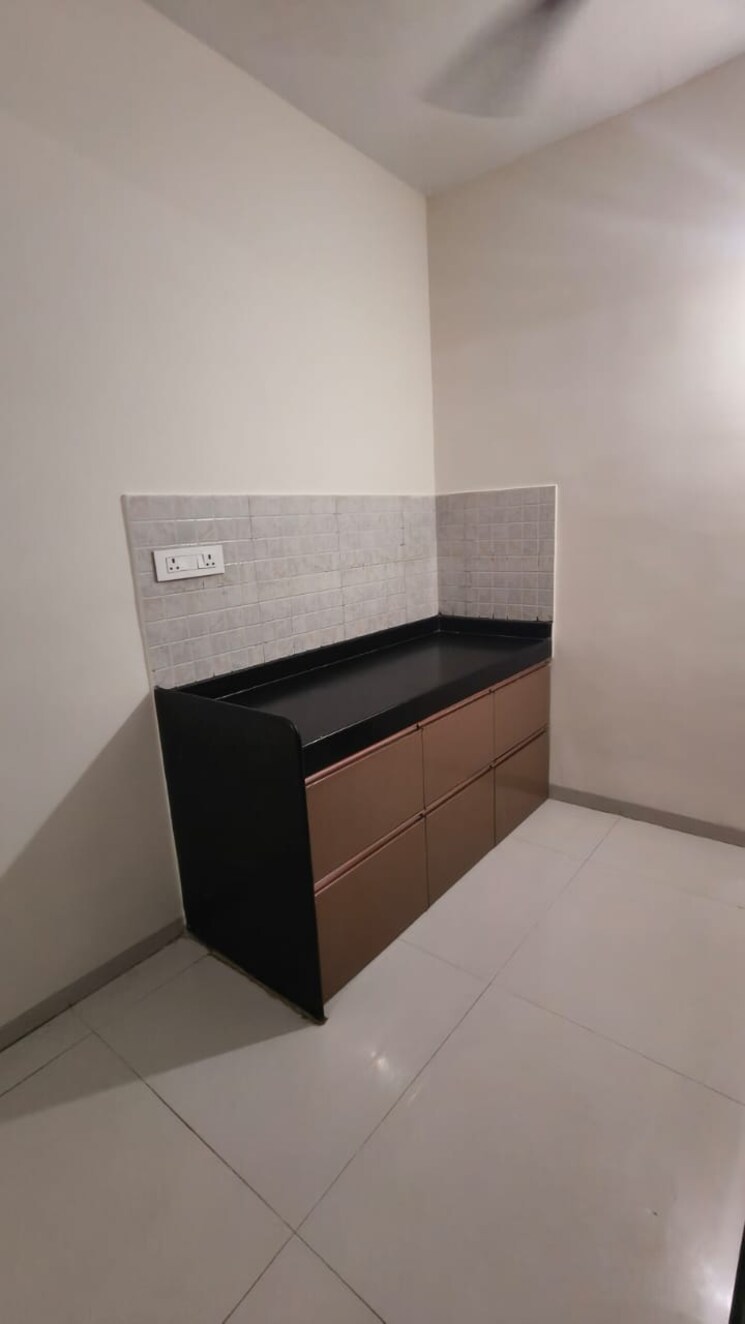 Kitchen, kohinoor-shangrila 3 Bedroom 1000 Sq.Ft. Apartment In Pimpri Pune 9411984