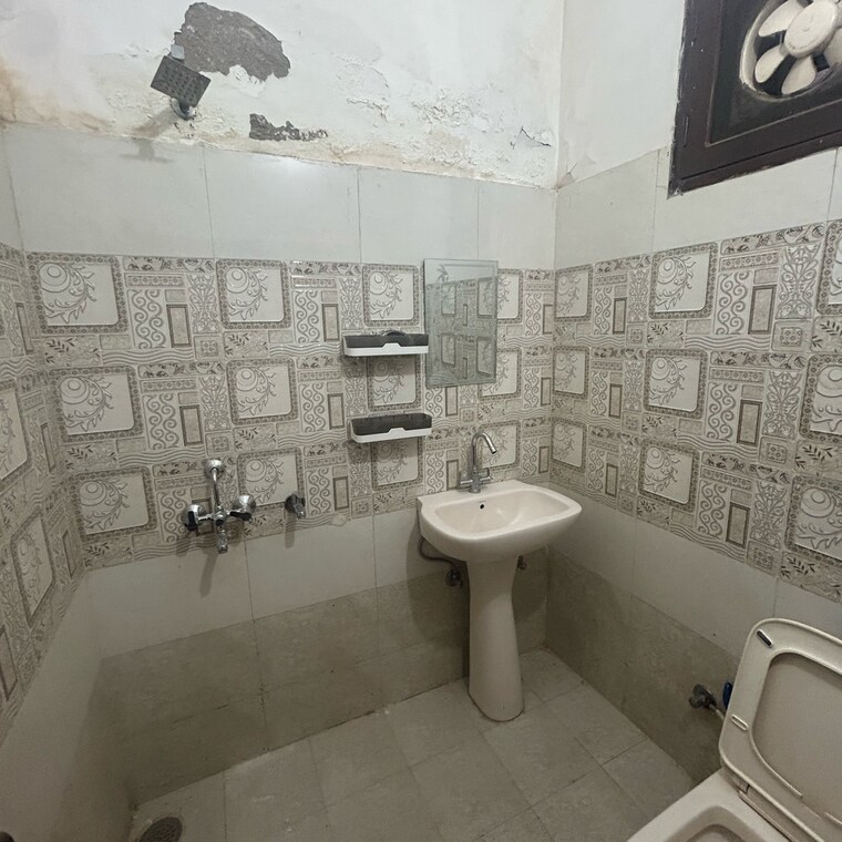 Bathroom, kharar landran road 1 Bedroom 750 Sq.Ft. Apartment In Kharar Landran Road Mohali 9411985