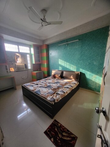 Bedroom in 3.5 BHK Apartment at Aliganj Plaza, Aliganj – for Rent
