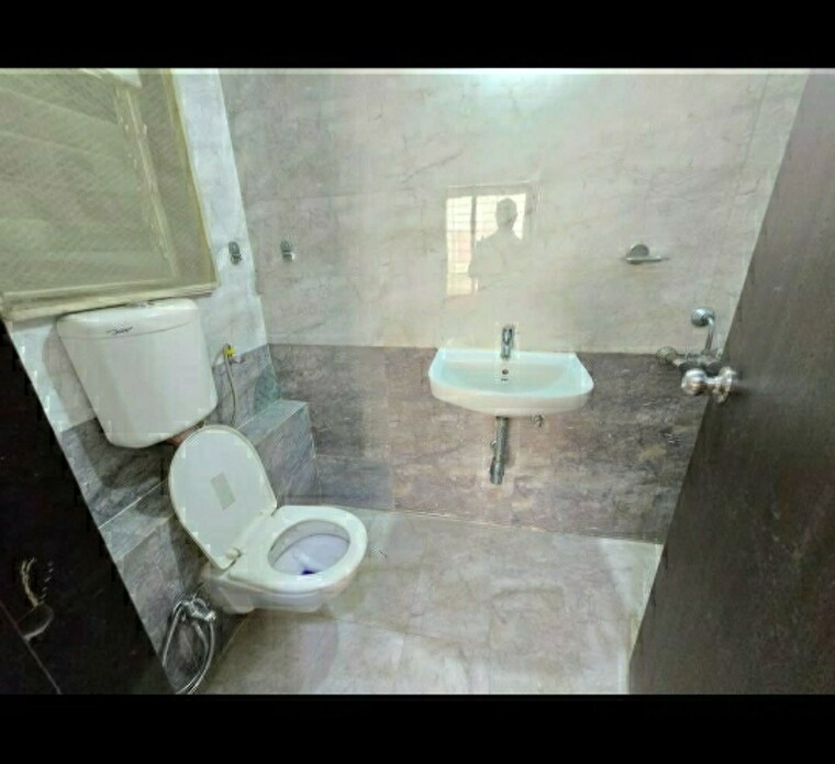 Bathroom, camelot-society 2 Bedroom 1250 Sq.Ft. Apartment In Viman Nagar Pune 9411987