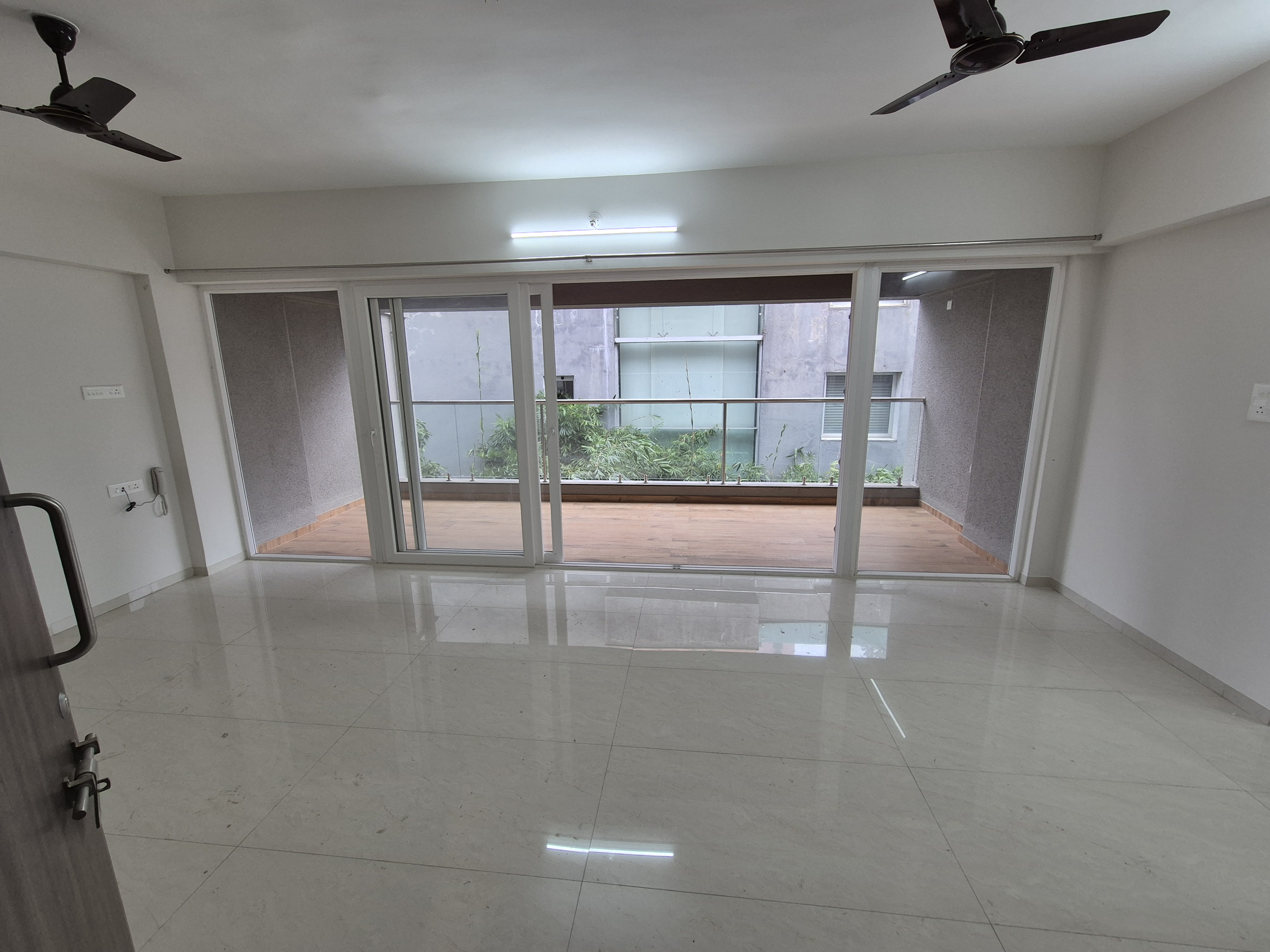 3 BHK Apartment For Rent in Manisha Apartment Law College Road