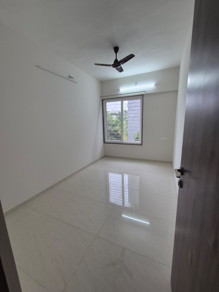 Room, manisha-apartment-law-college-road 3 Bedroom 1500 Sq.Ft. Apartment In Law College Road Pune 9412034