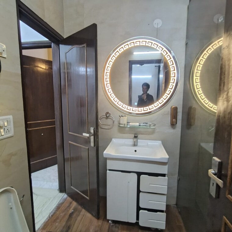 Bathroom, malviya nagar 3 Bedroom 1500 Sq.Ft. Builder Floor In Malviya Nagar Delhi 9412070