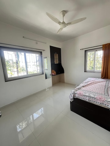 Bedroom in 3 BHK Apartment at Seema Garden, Kothrud – for Rent