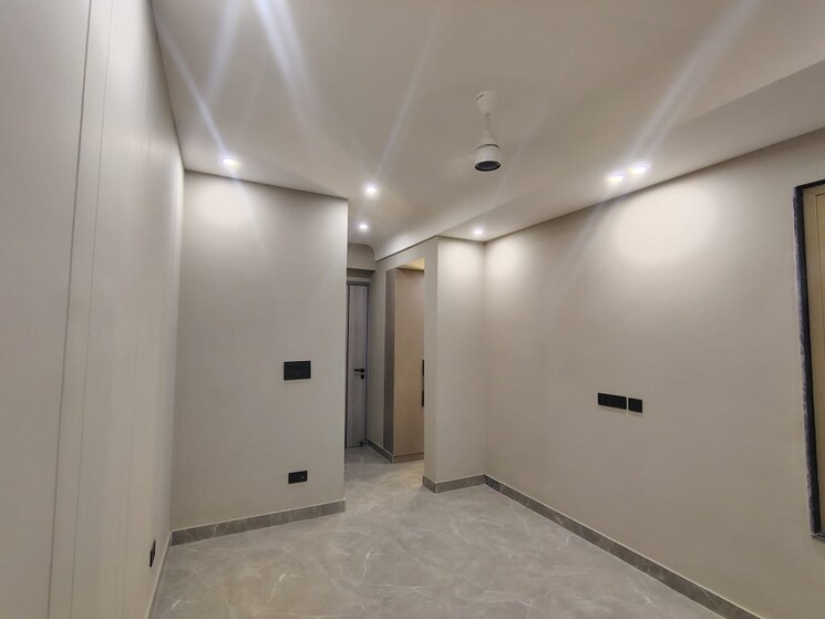 Room, shivalik colony 3 Bedroom 1800 Sq.Ft. Builder Floor In Shivalik Colony Delhi 9412107